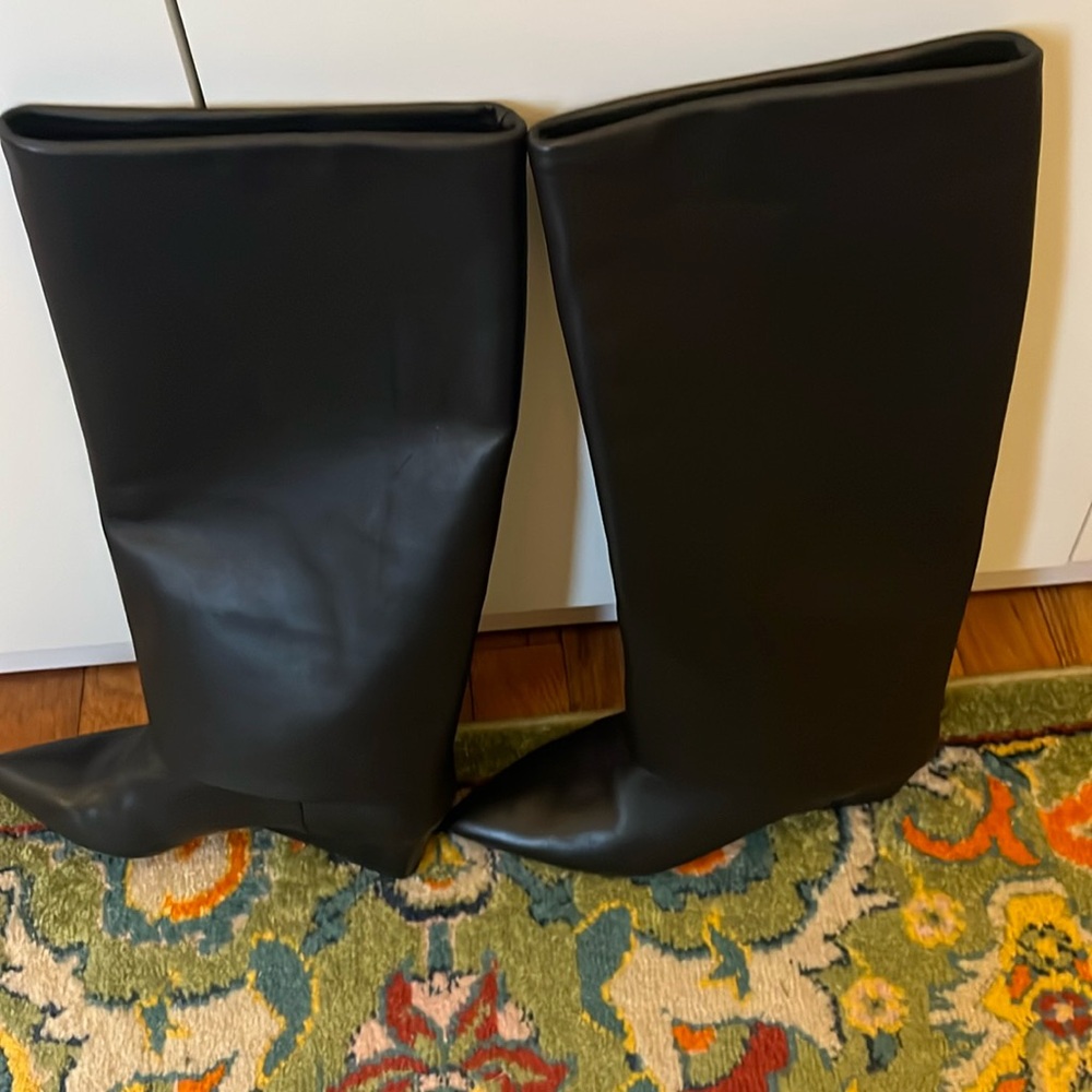 Like new Charles David  black fold over boots size 7 1/2 leather